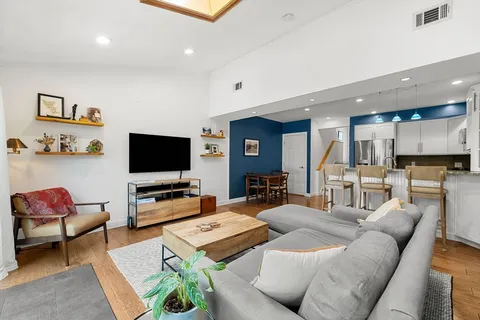 $1,499,000 | 67 B Hampshire Street, Cambridge, MA 02139