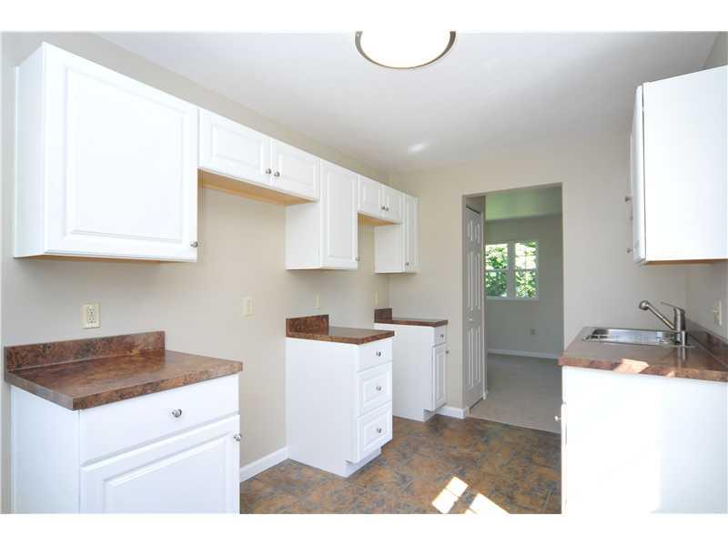 1087 Chapel Road Monaca, PA 15061 - Photo 4 of 16 Kitchen. All New