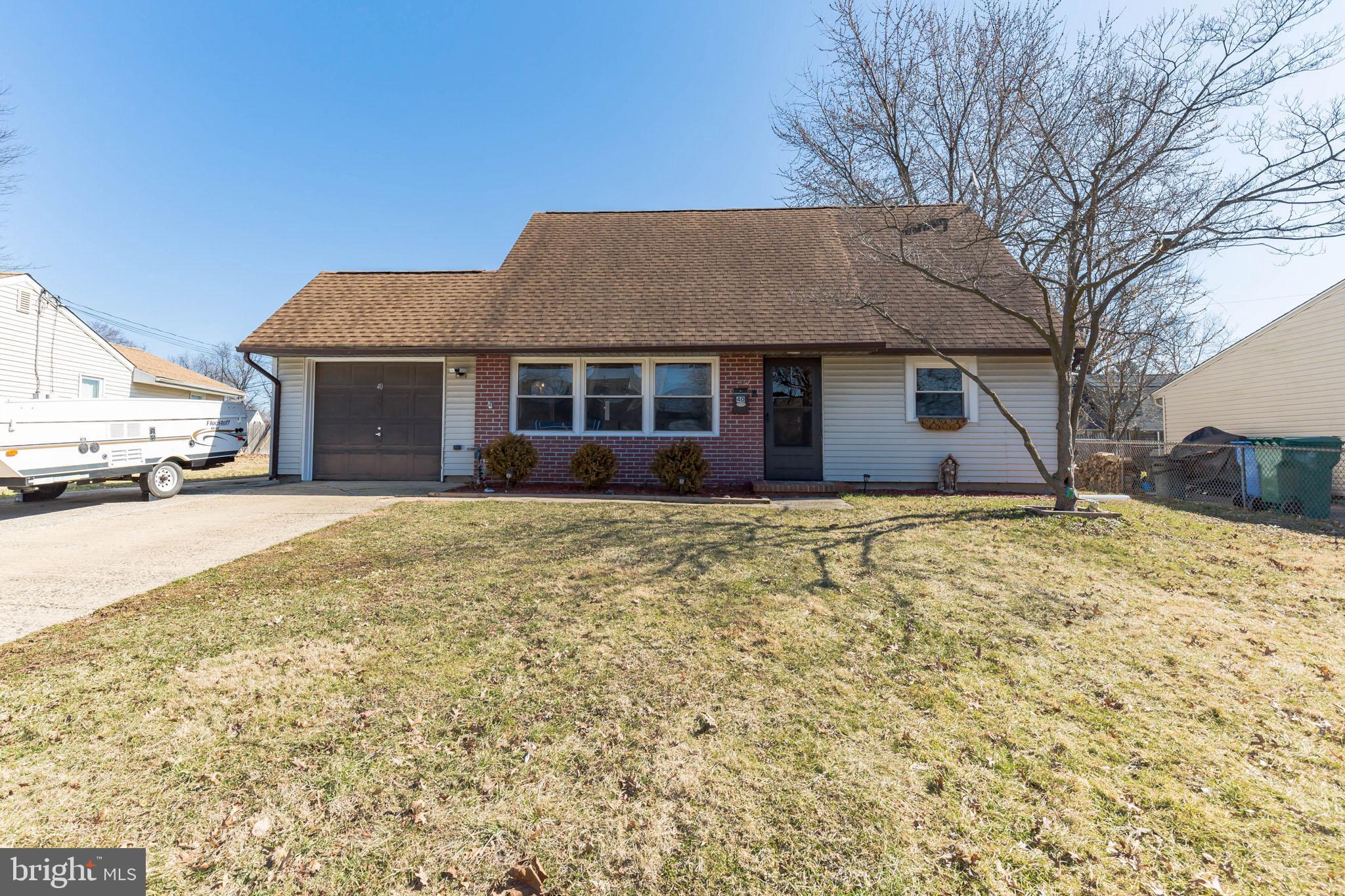 40 Iris Road Levittown, PA 19057 - Photo 3 of 30 Welcome to 40 Iris Rd!