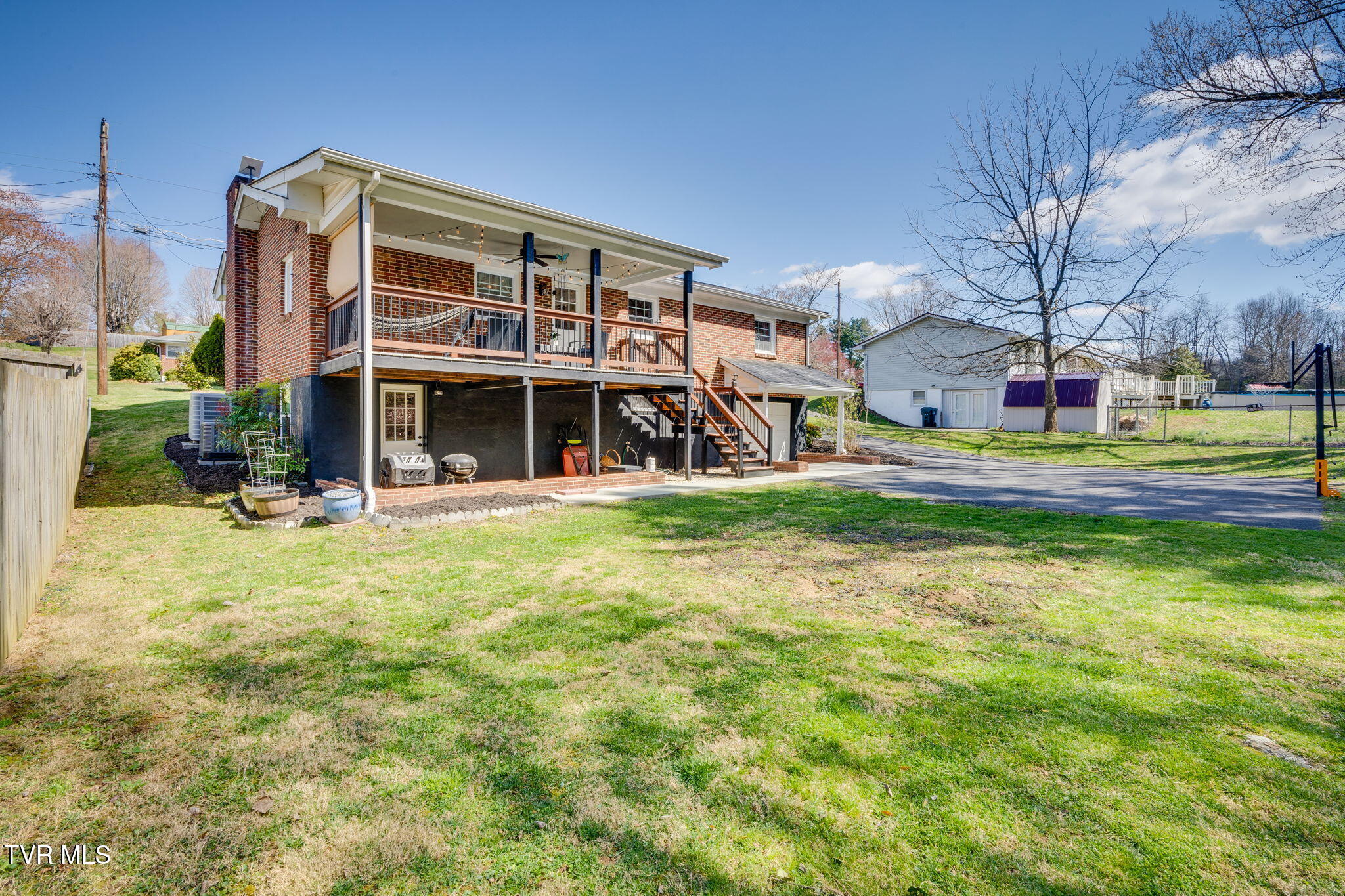 324 Green Valley Road Bristol, VA 24202 - Photo 35 of 42 033