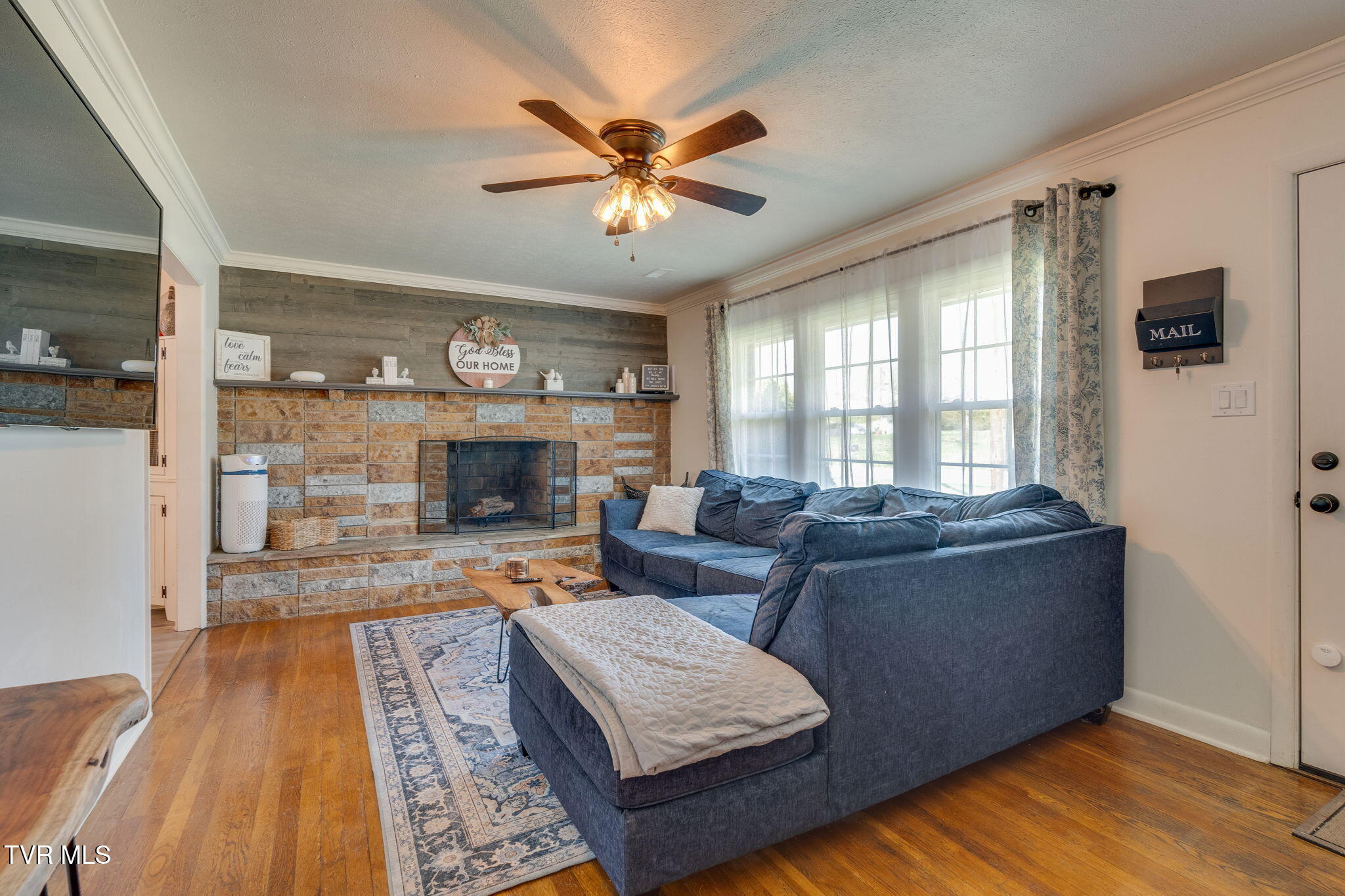 324 Green Valley Road Bristol, VA 24202 - Photo 5 of 42 005