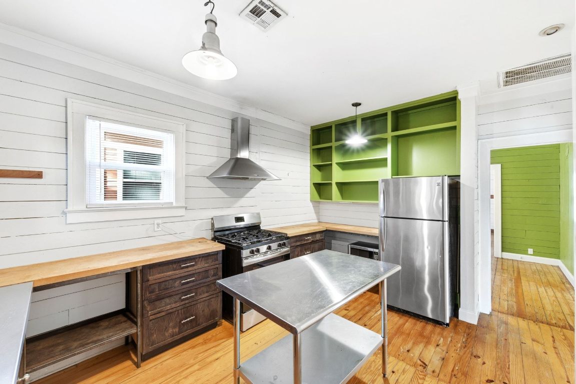 2505 Willow Street Austin, TX 78702 - Photo 11 of 26