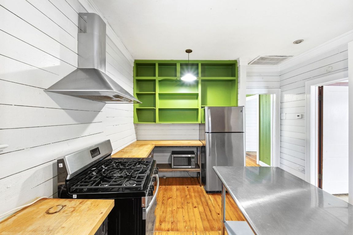 2505 Willow Street Austin, TX 78702 - Photo 13 of 26