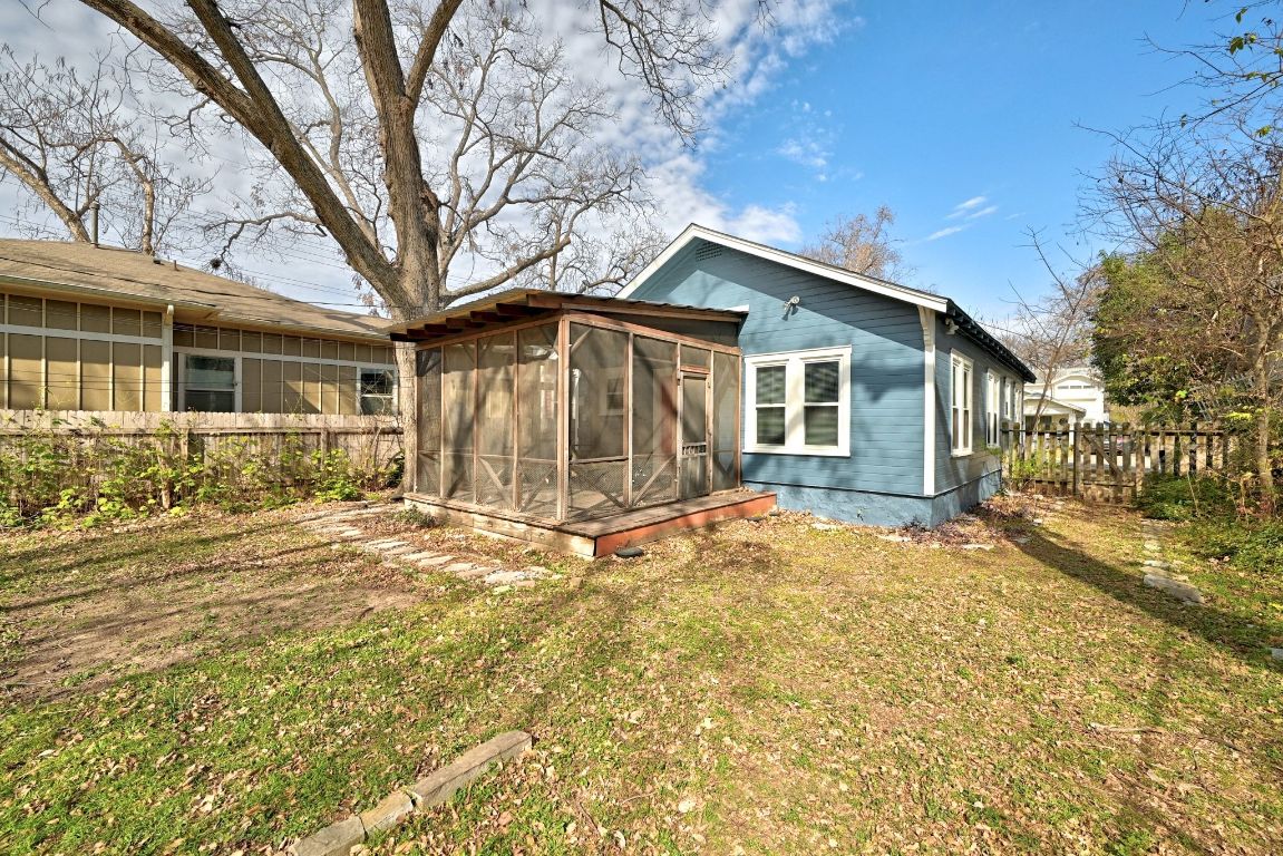 2505 Willow Street Austin, TX 78702 - Photo 25 of 26