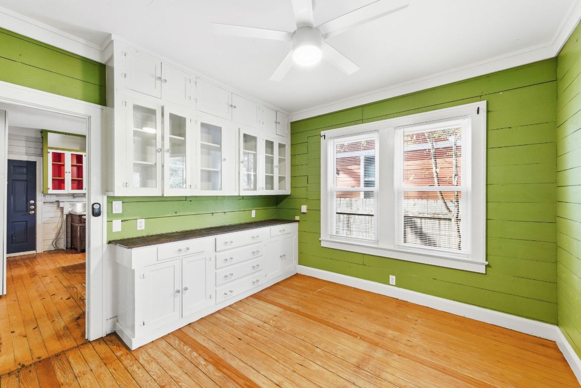 2505 Willow Street Austin, TX 78702 - Photo 9 of 26