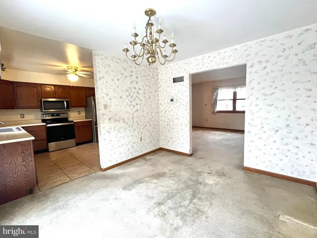 $279,900 | 551 Christopher Drive, Wernersville, PA 19565