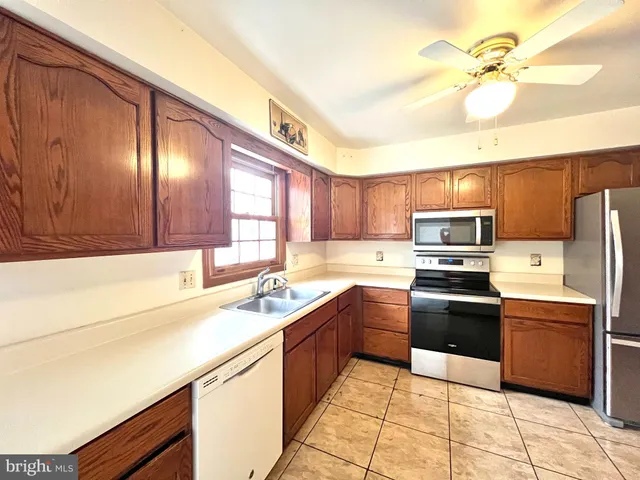 $279,900 | 551 Christopher Drive, Wernersville, PA 19565