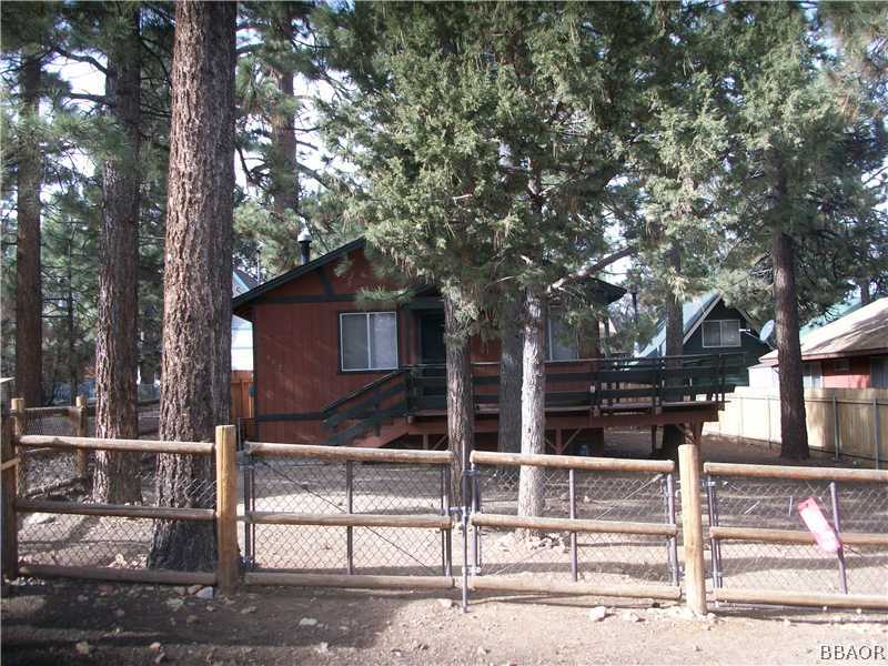 402 Riverside Sugarloaf, CA 92386 - Photo 3 of 18 front view of a house with street