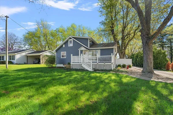 $639,000 | 12865 Flynn Road, Sawyer, MI 49125