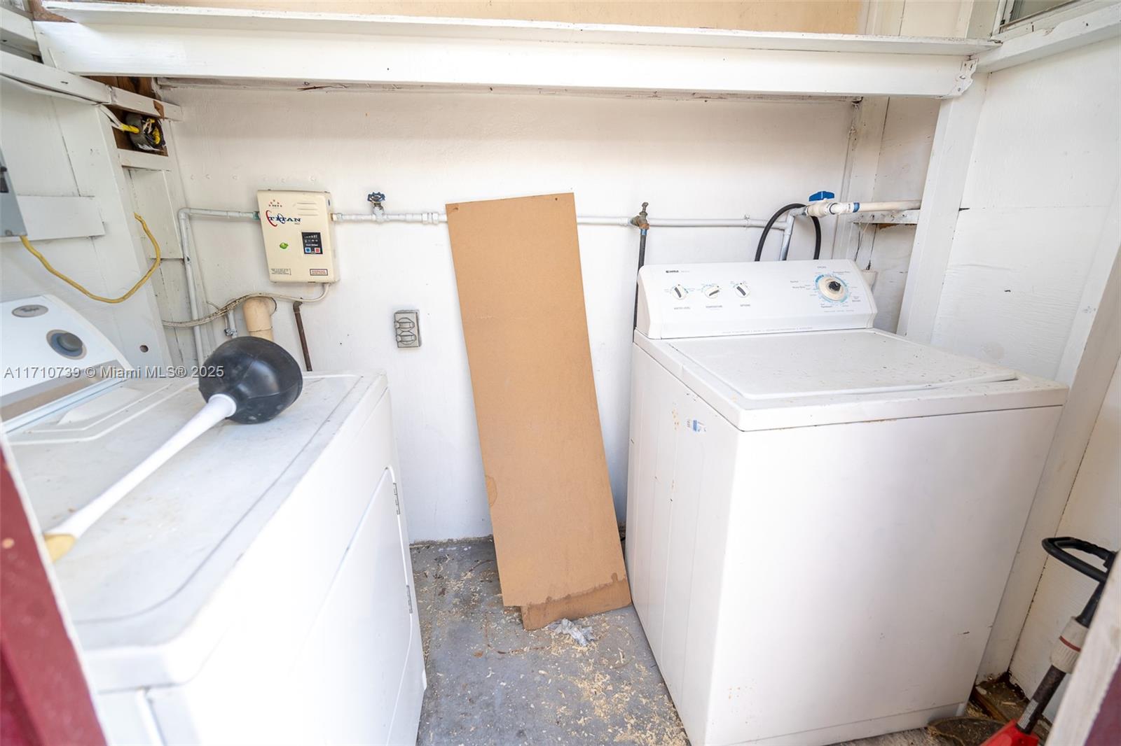2230 Southwest 60th Court Miami, FL 33155 - Photo 57 of 64 a utility room with dryer and washer