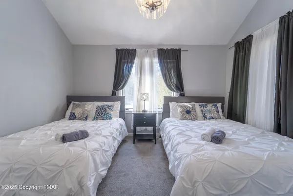 $799,900 | 215 President Coolidge Place, Henryville, PA 18332