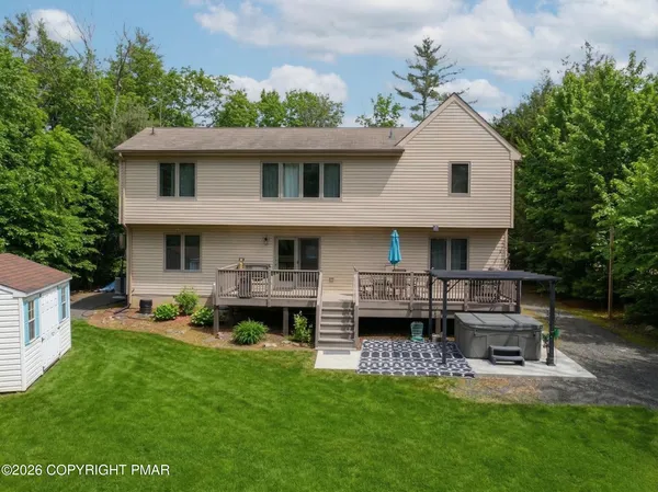 $799,900 | 215 President Coolidge Place, Henryville, PA 18332