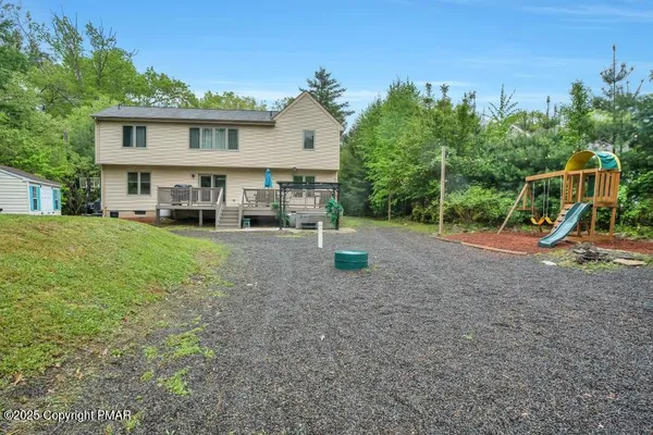 $799,900 | 215 President Coolidge Place, Henryville, PA 18332