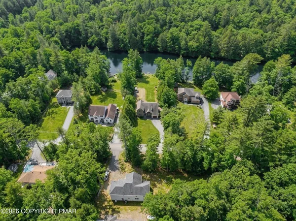 $799,900 | 215 President Coolidge Place, Henryville, PA 18332