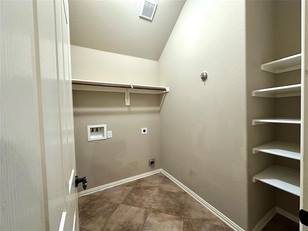 7255 Rueda Grand Prairie, TX 75054 - Photo 14 of 16