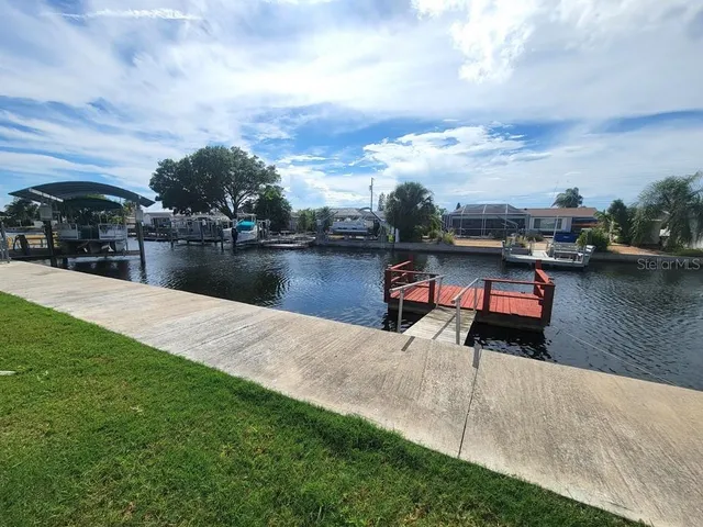 $1,650 | 13637 Maria Drive, Hudson, FL 34667