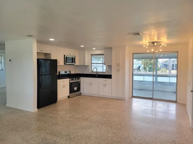 $1,650 | 13637 Maria Drive, Hudson, FL 34667