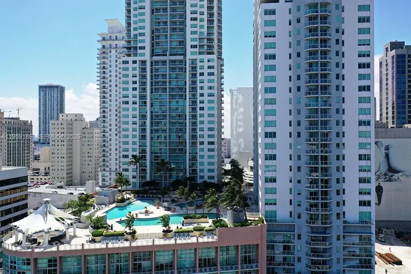 $3,300 | 244 Biscayne Boulevard, Unit 502, Miami, FL 33132