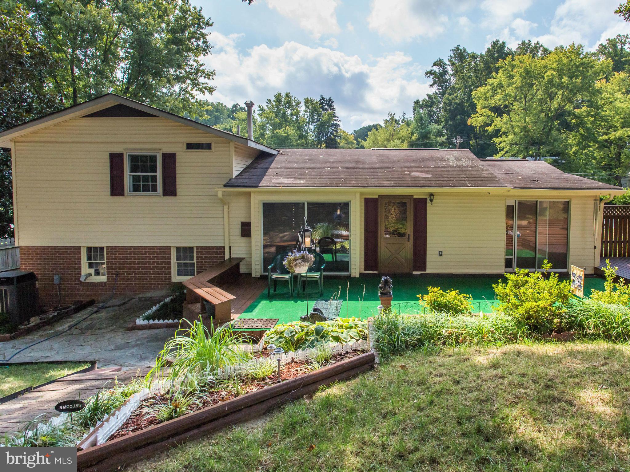 6215 Greeley Boulevard Springfield, VA 22152 - Photo 20 of 23 Exterior (Rear)