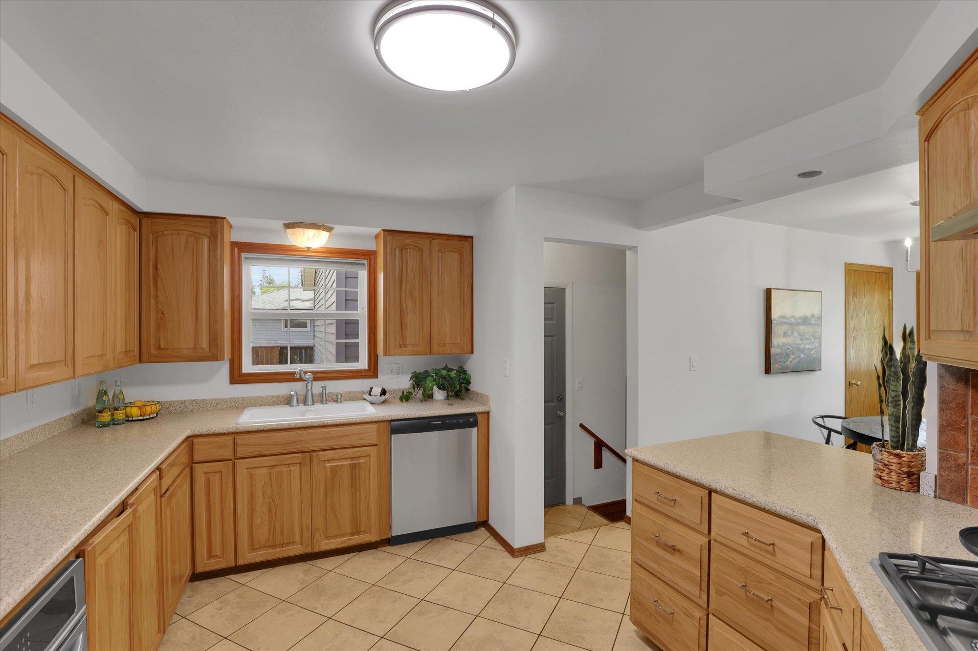 1010 West Westmont Way Spokane, WA 99208 - Photo 9 of 33