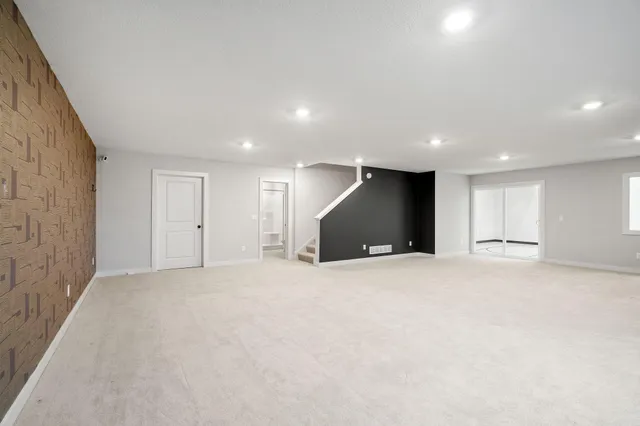 $5,250 | 18700 61st Avenue North, Plymouth, MN 55446