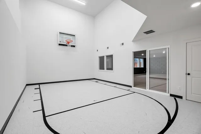 $5,250 | 18700 61st Avenue North, Plymouth, MN 55446