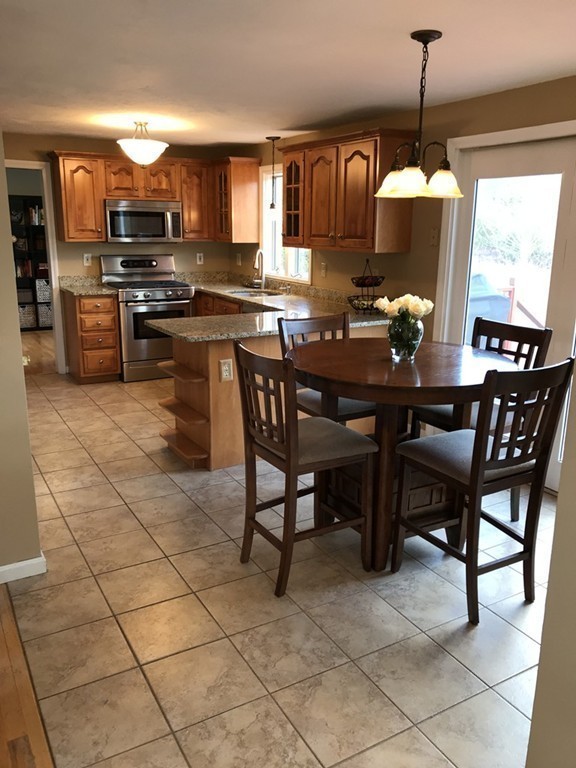 23 Bird Road Mansfield, MA 02048 - Photo 8 of 30 Gallery Image 8