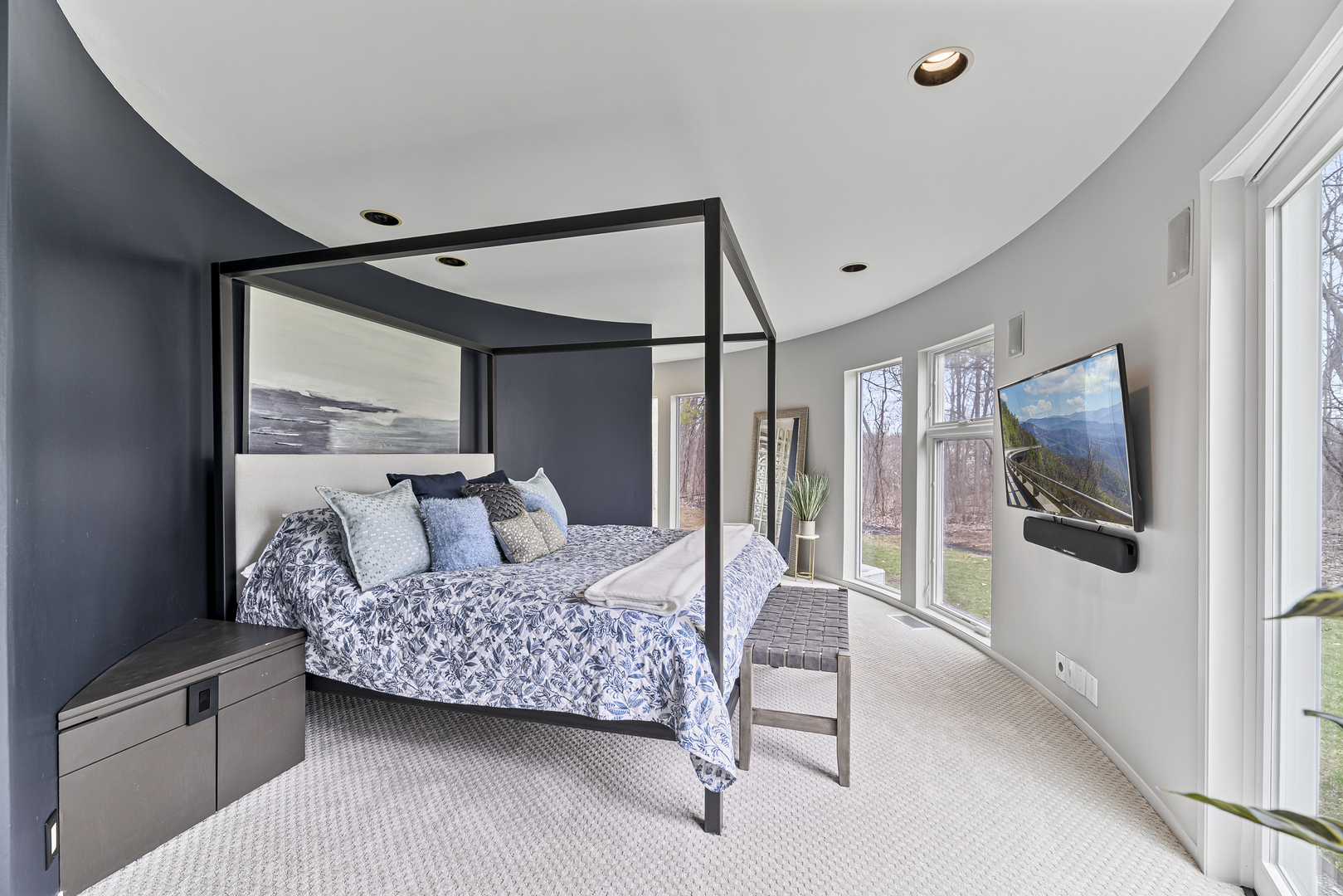 4 Dunsinane Lane Bannockburn, IL 60015 - Photo 17 of 40 a bedroom with a bed couch and a window