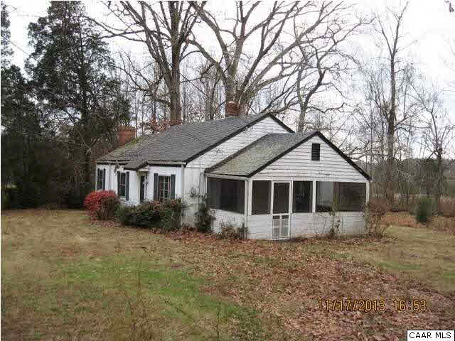 1375 Arvon Road Arvonia, VA 23004 - Photo 3 of 10 side
