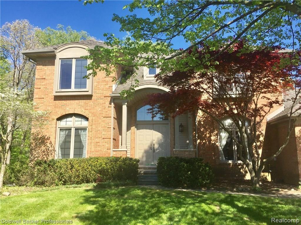 31235 Country Ridge Circle Farmington Hills, MI 48331 - Photo 2 of 32