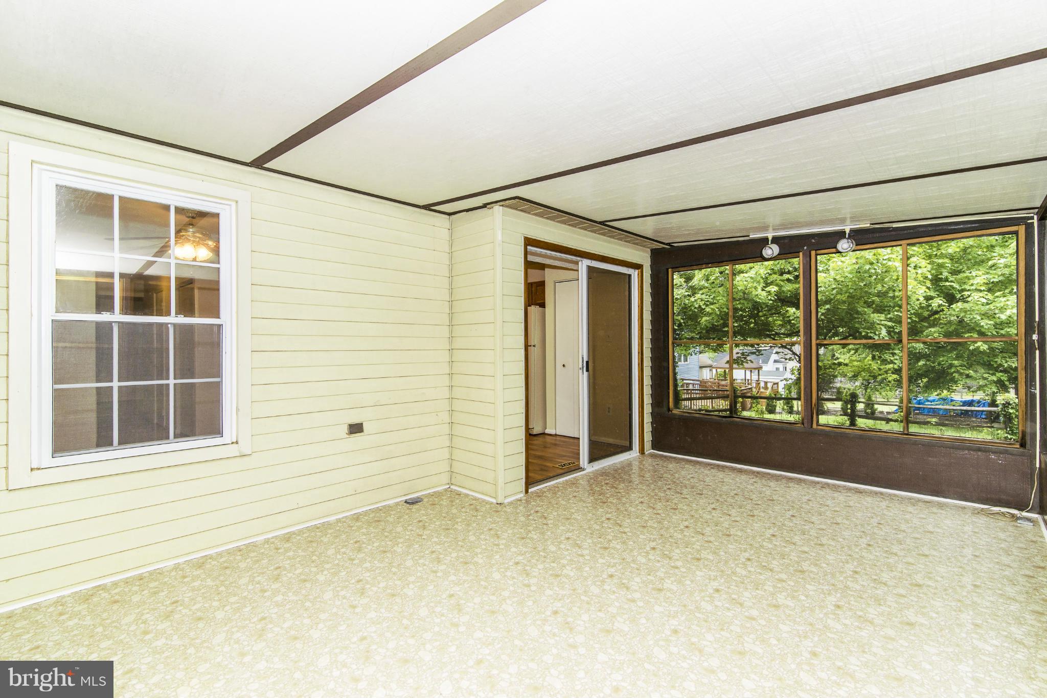 1709 Brookshire Run Point of Rocks, MD 21777 - Photo 16 of 24 a view of empty room with windows