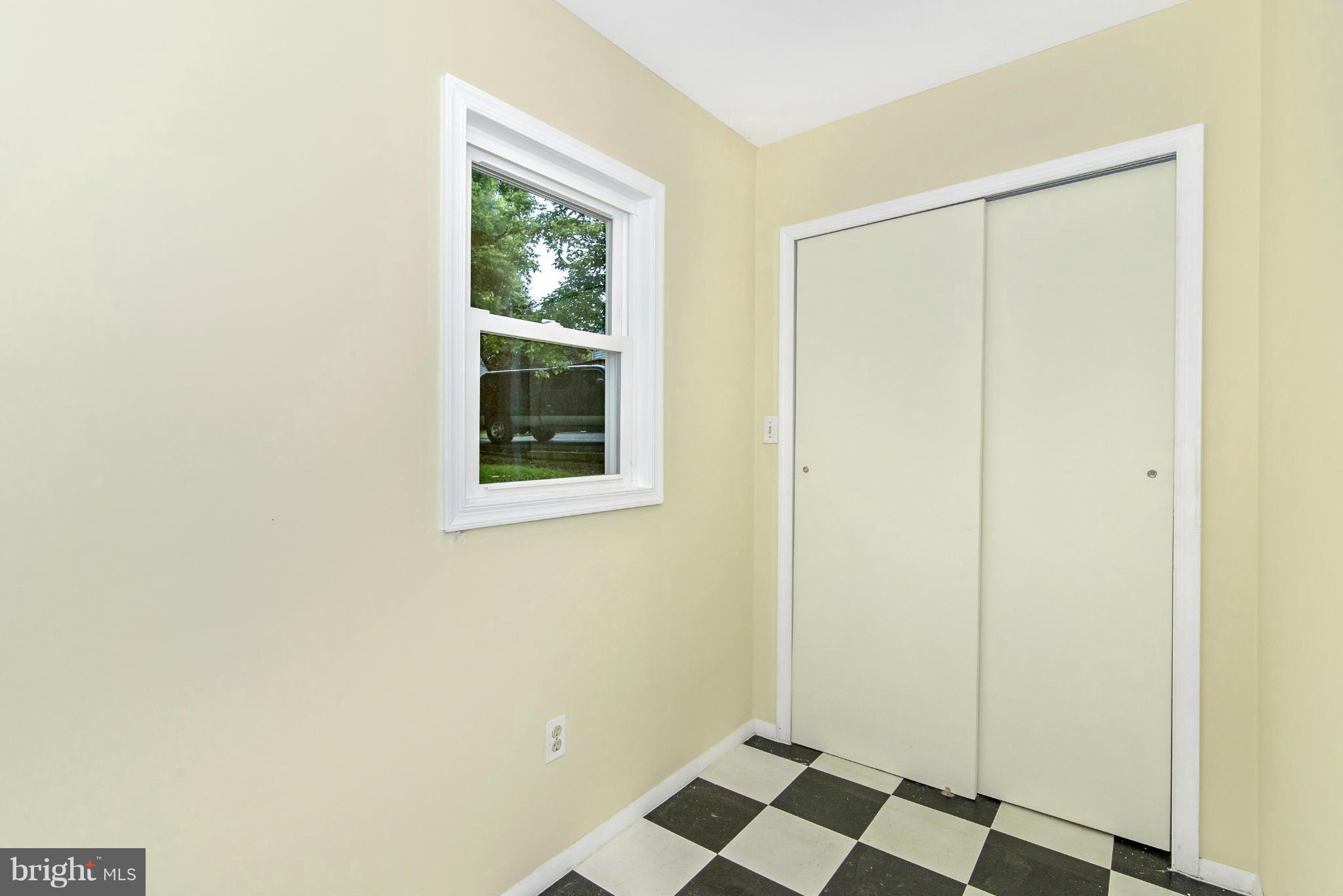 1709 Brookshire Run Point of Rocks, MD 21777 - Photo 18 of 24 a bathroom with a window