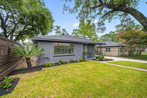 $425,000 | 419 Fairbanks Street, Houston, TX 77009