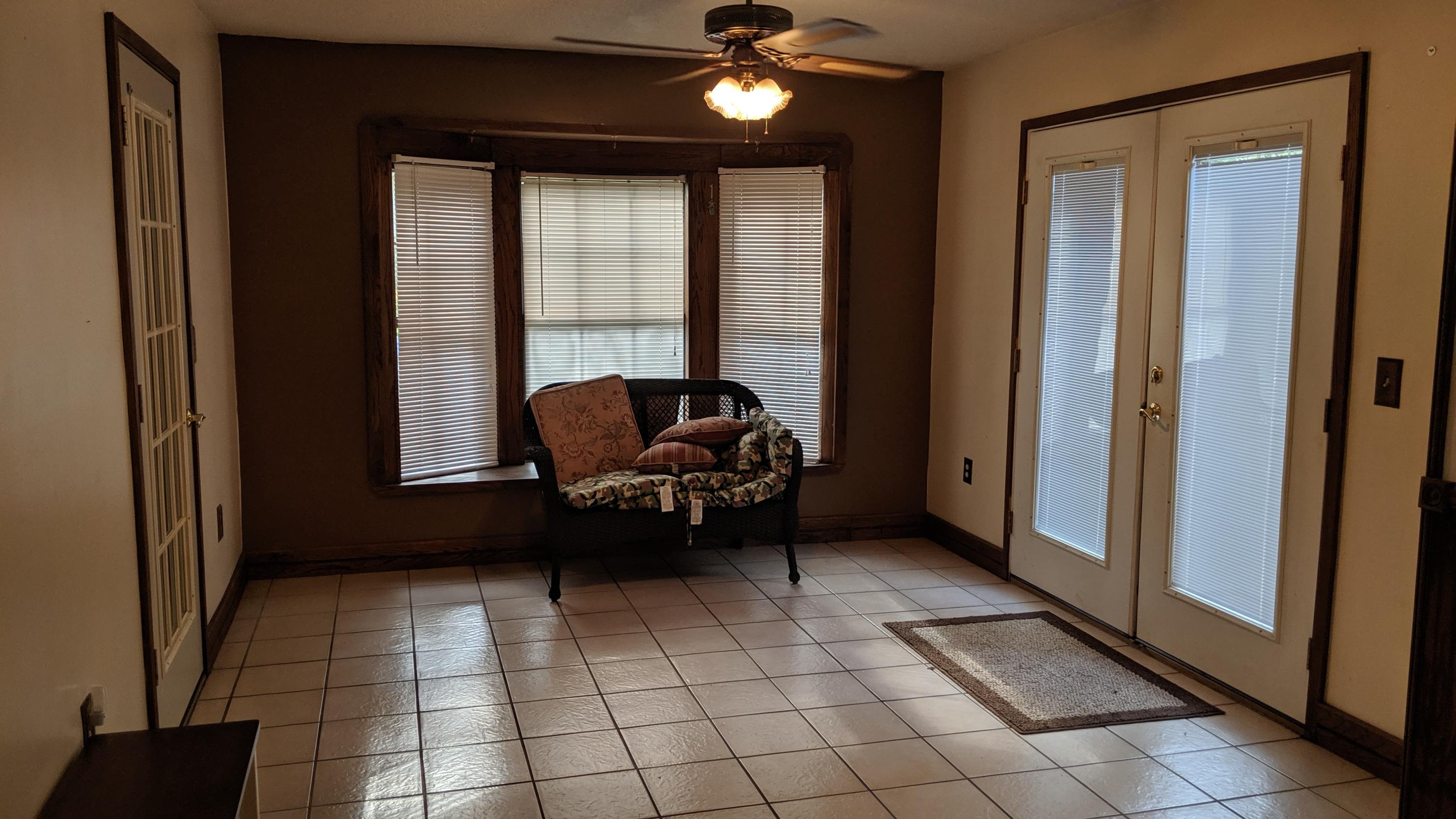 602 Valley Road Crestview, FL 32539 - Photo 12 of 34 a living room with furniture
