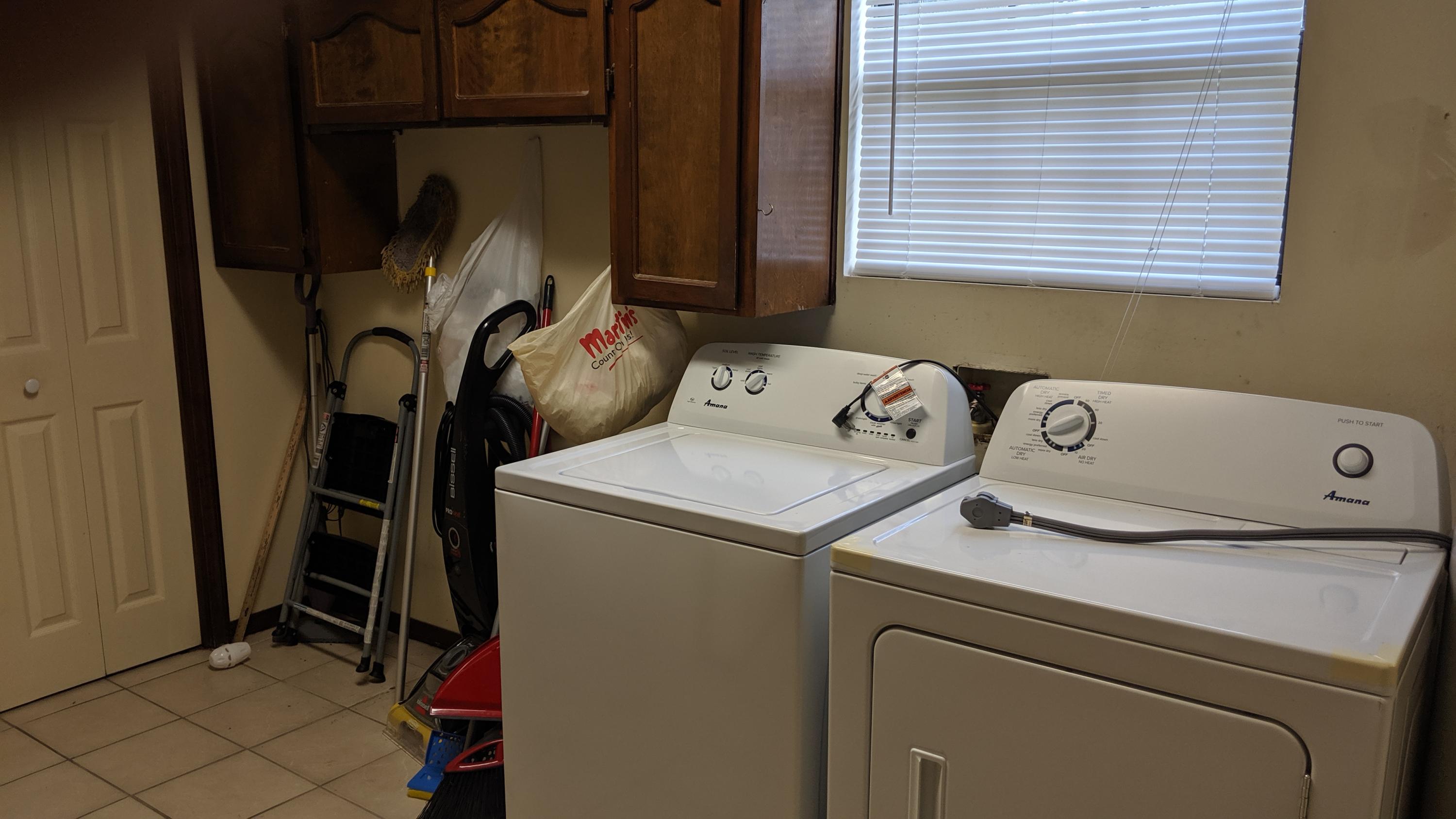 602 Valley Road Crestview, FL 32539 - Photo 34 of 34 a utility room with dryer and washer