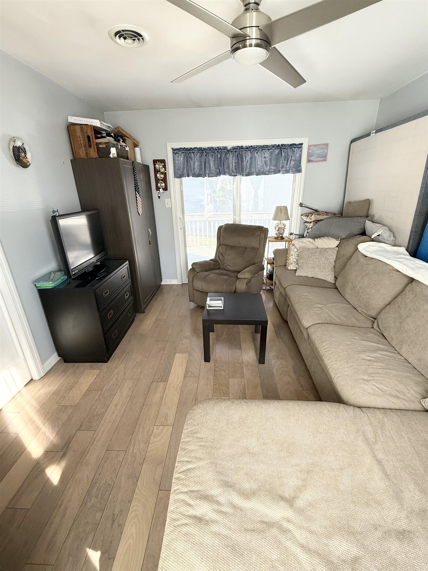 4 Rutledge Avenue Del Haven, NJ 08251 - Photo 10 of 21 a living room with furniture and a piano
