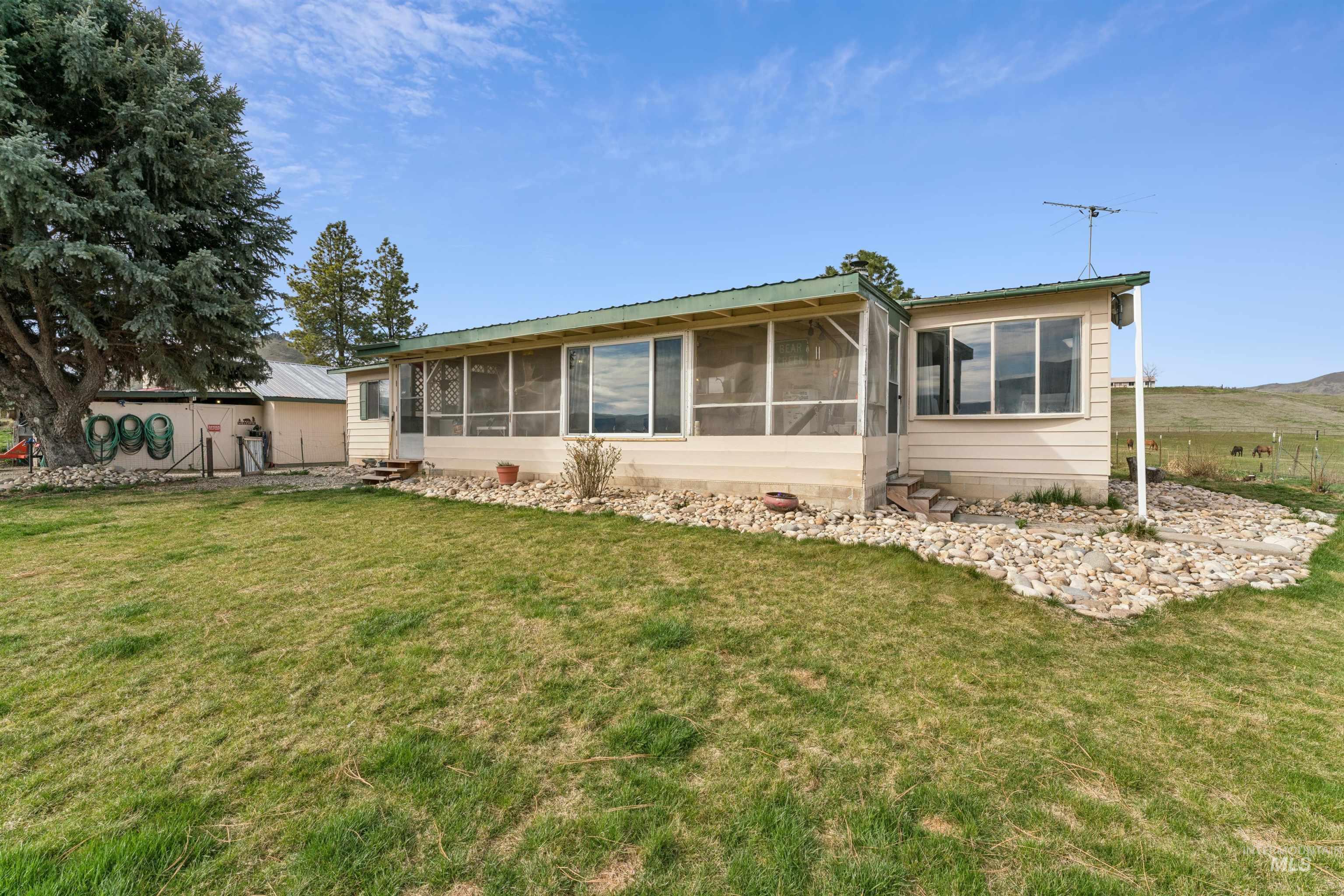 5315 Montour Road Emmett, ID 83617 - Photo 1 of 35