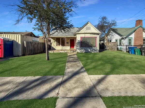 $1,300 | 727 West Gramercy Place, San Antonio, TX 78212