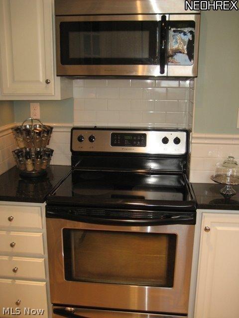 3877 Bushnell Road Cleveland, OH 44118 - Photo 12 of 19 Stainless Steel Range