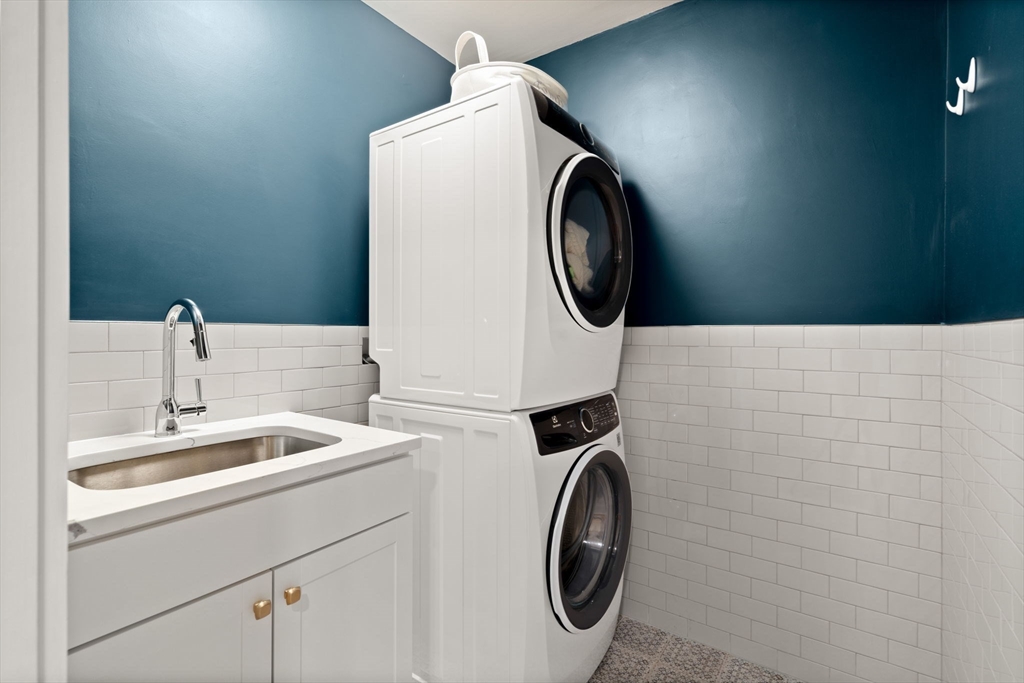 158 Warren Road Townsend, MA 01469 - Photo 33 of 41 a utility room with dryer and washer