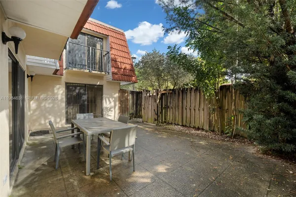 $2,700 | 713 Northwest 99th Circle, Plantation, FL 33324