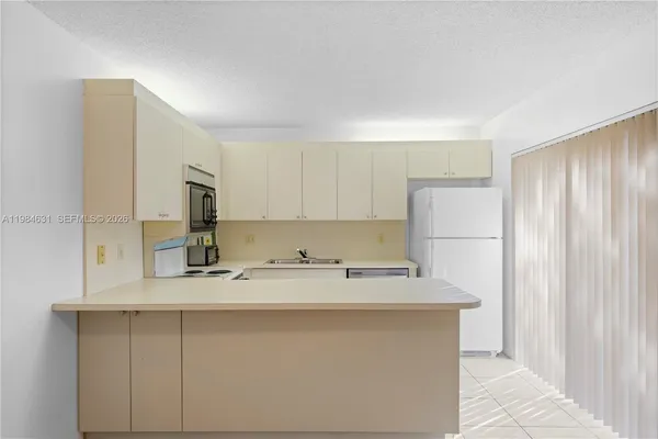 $2,700 | 713 Northwest 99th Circle, Plantation, FL 33324