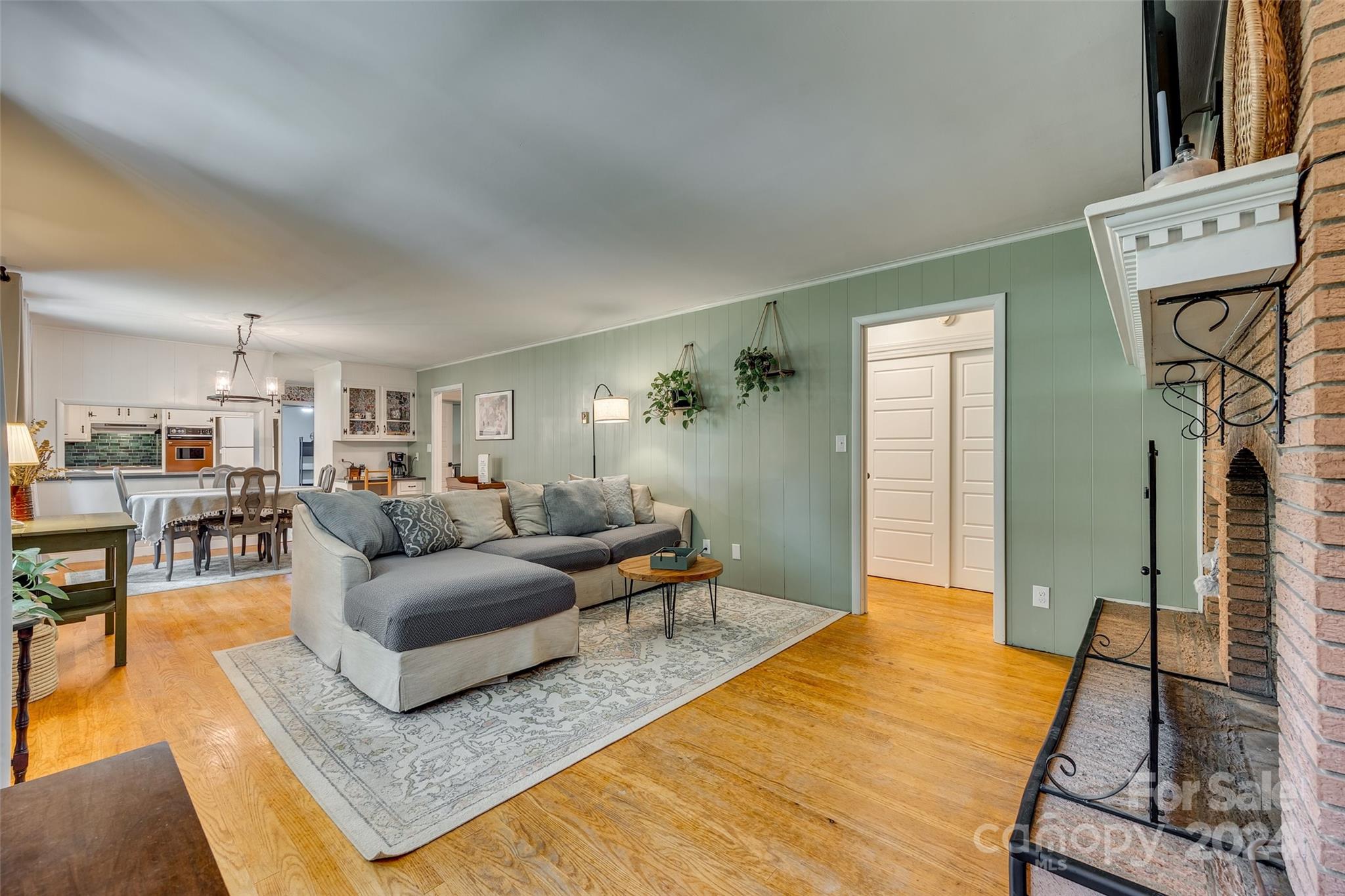 588 Gum Branch Road Charlotte, NC 28214 - Photo 4 of 38 Gallery Image 4