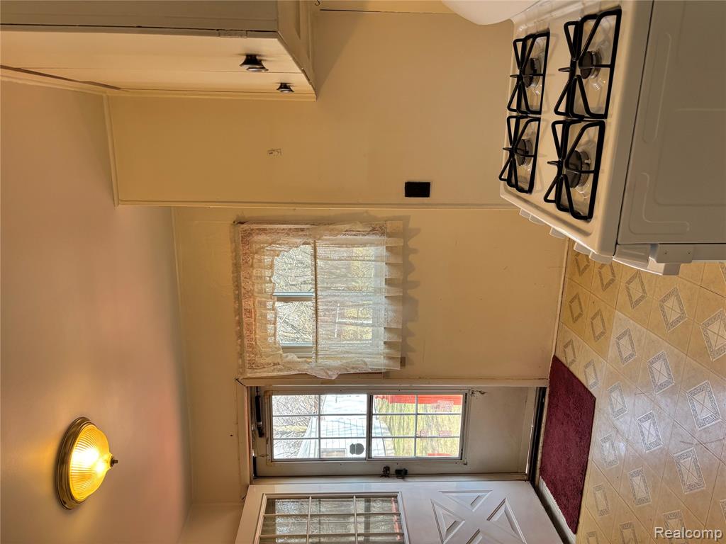 2257 Lodge Road Flint, MI 48532 - Photo 13 of 18
