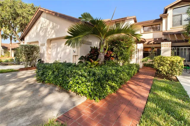 $3,000 | 10161 Southwest 137th Court, Unit 10161, Miami, FL 33186