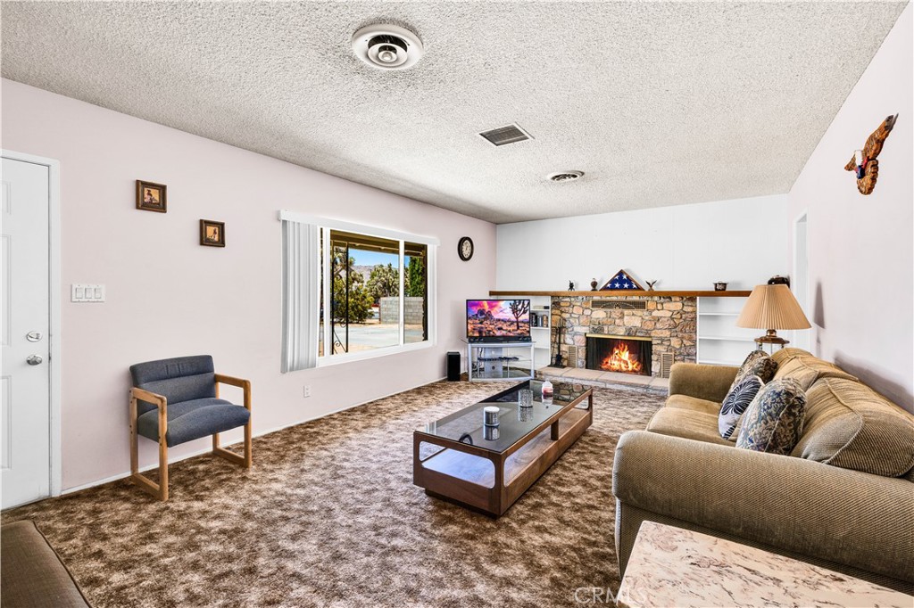 7599 Joshua Lane Yucca Valley, CA 92284 - Photo 11 of 43