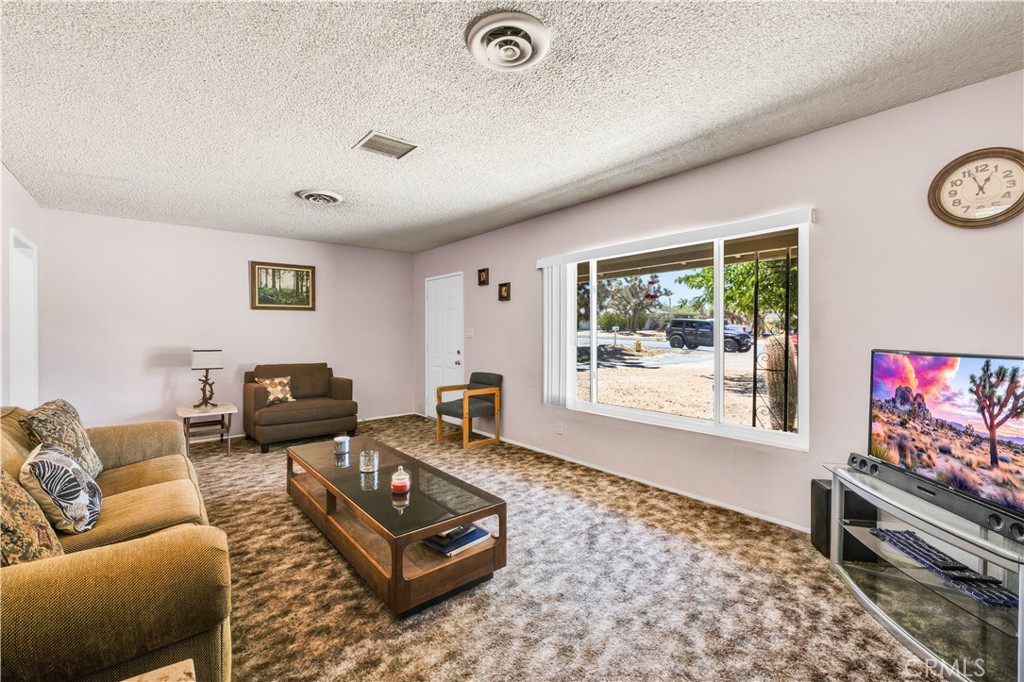 7599 Joshua Lane Yucca Valley, CA 92284 - Photo 13 of 43