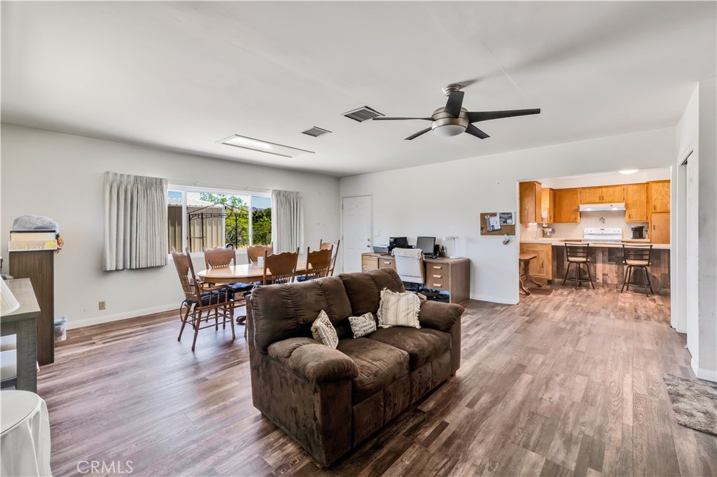 7599 Joshua Lane Yucca Valley, CA 92284 - Photo 21 of 43