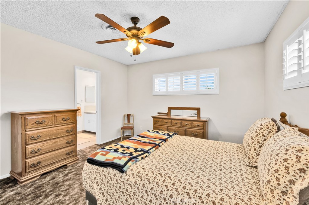 7599 Joshua Lane Yucca Valley, CA 92284 - Photo 23 of 43