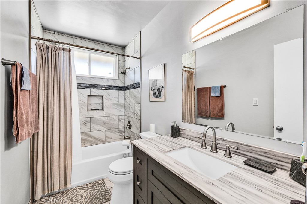 7599 Joshua Lane Yucca Valley, CA 92284 - Photo 29 of 43